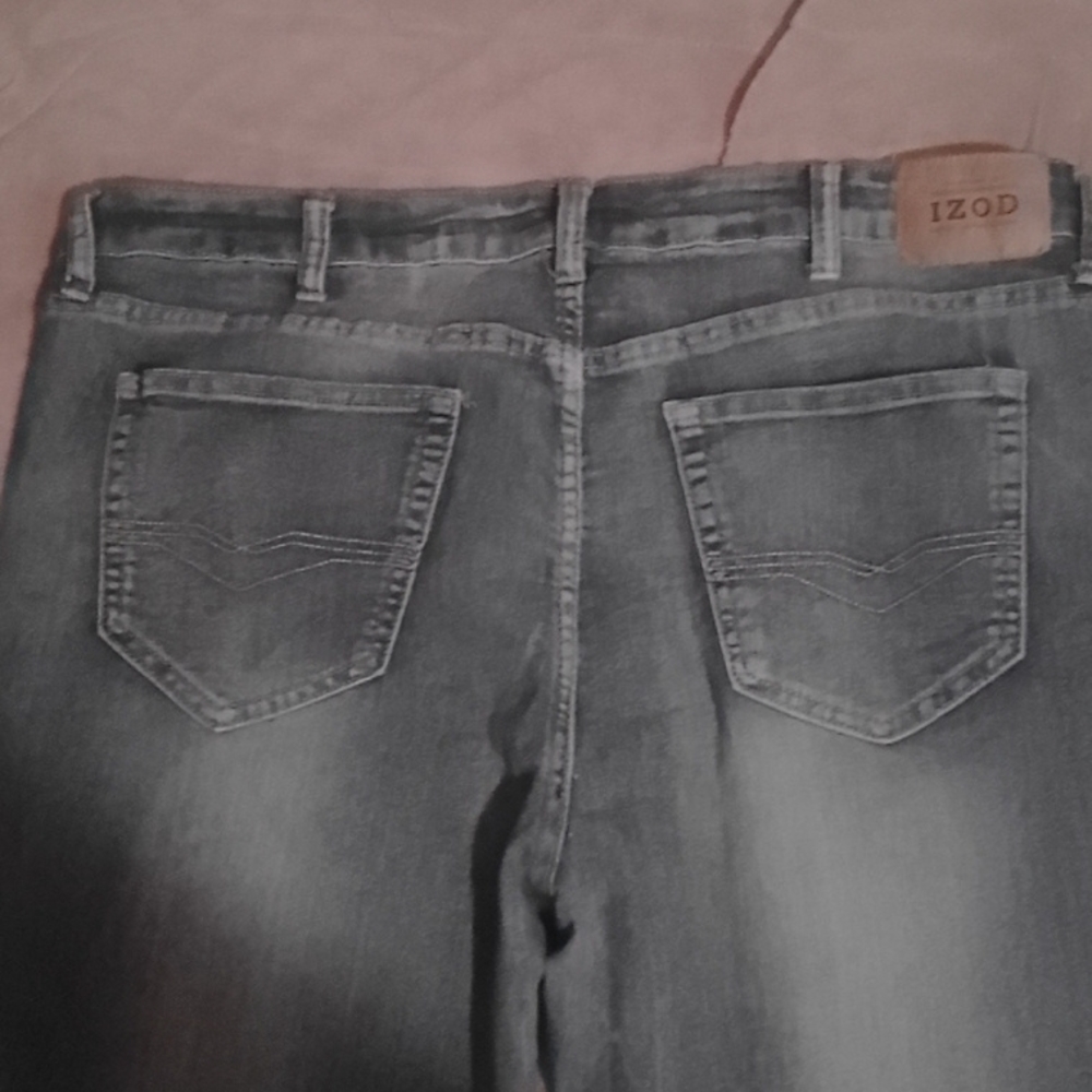 Izod. 42x30. Medium wash denim